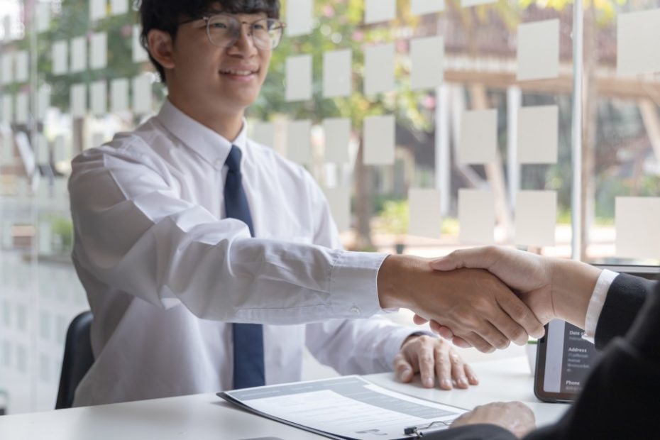 Employer welcomes new employees.