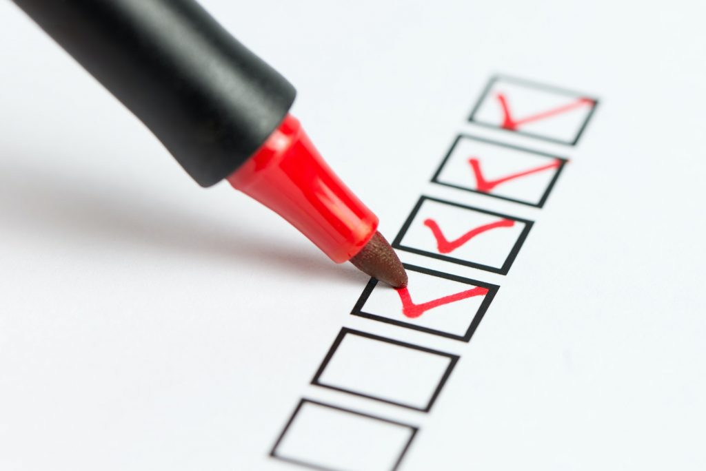 checklist to list things to consider before hiring professional resume writers